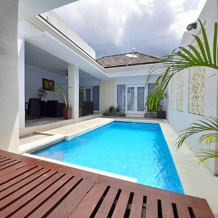 The Kayuputih Villa Lovina  Exterior photo