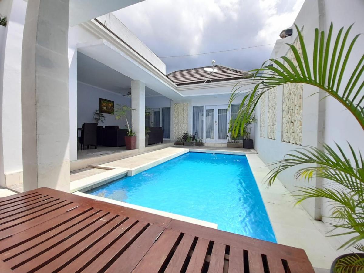 The Kayuputih Villa Lovina  Exterior photo
