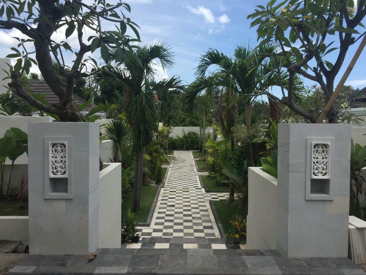 The Kayuputih Villa Lovina  Exterior photo